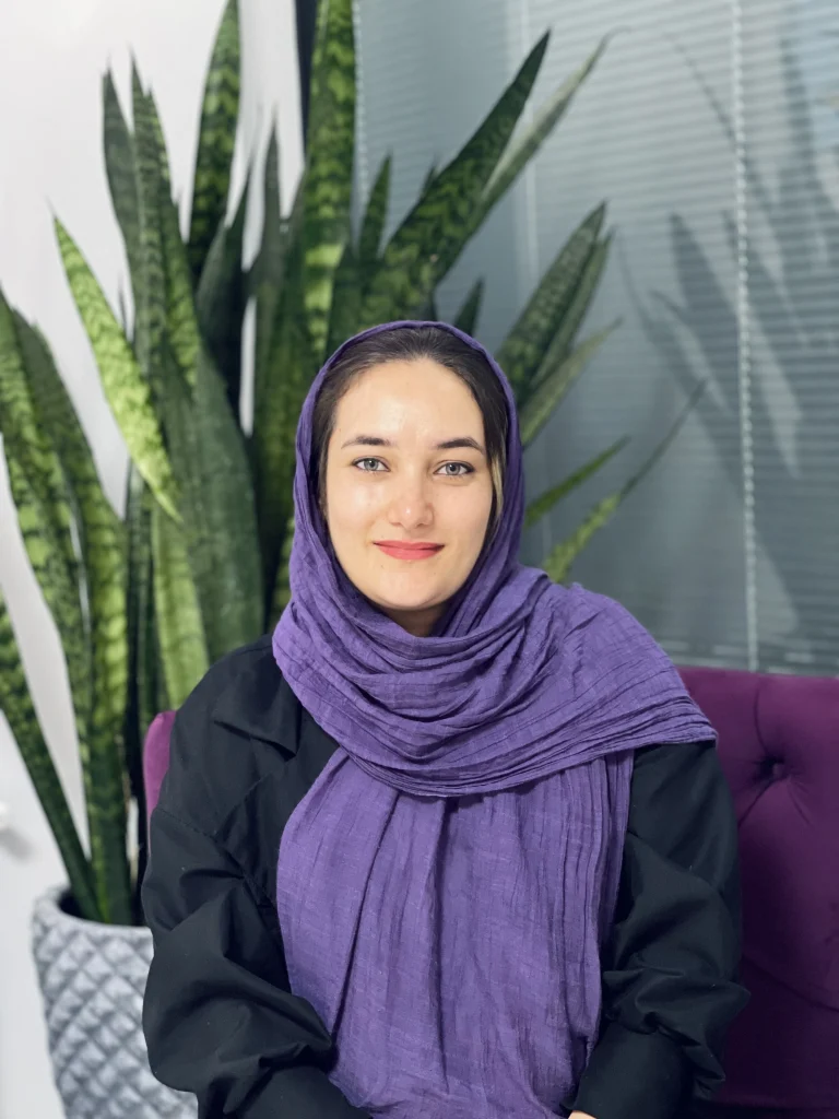 خانم گلشاد خدمات